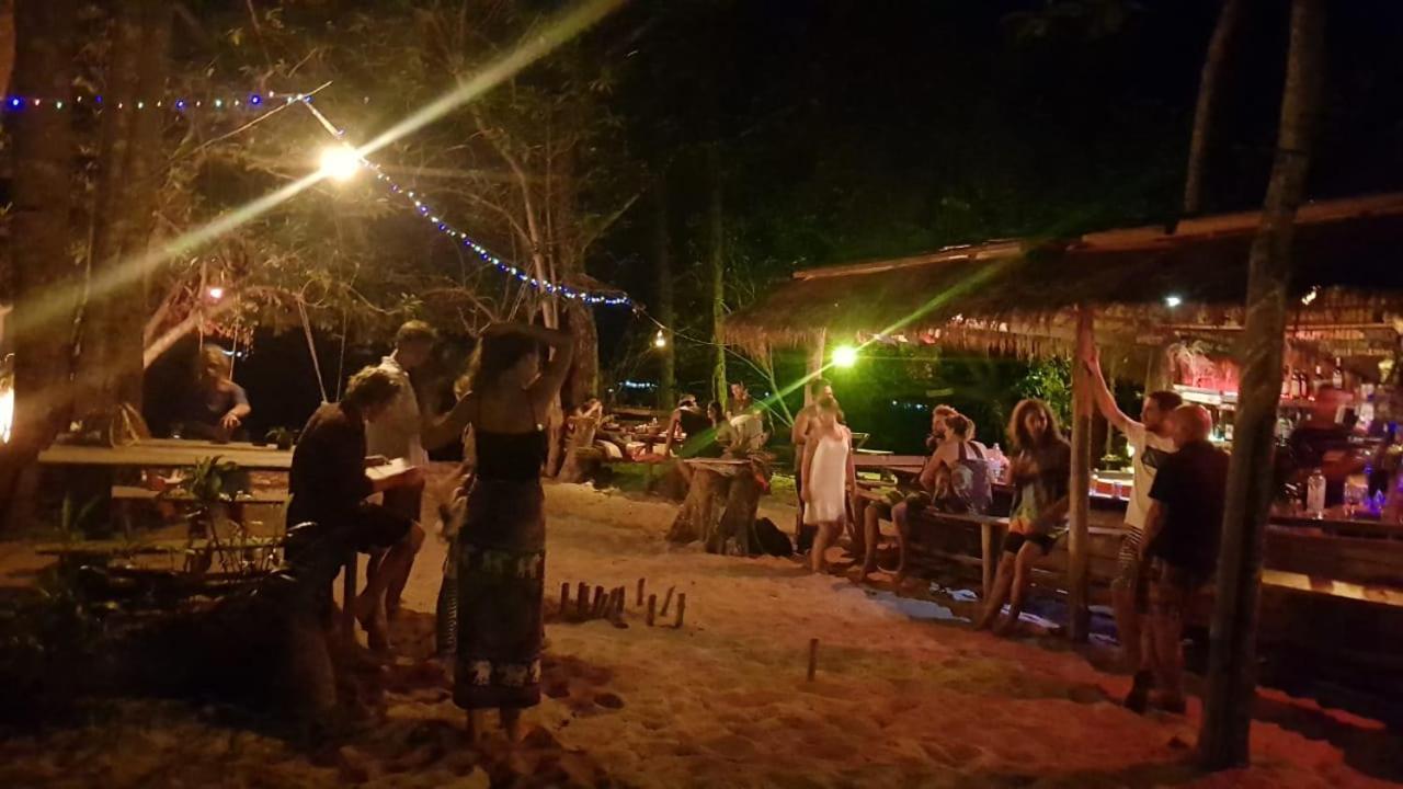 Hotel Crusoe Koh Takiev Island Koh Ta Kiev Exterior foto
