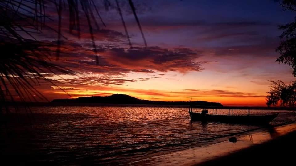 Hotel Crusoe Koh Takiev Island Koh Ta Kiev Exterior foto